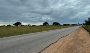 ジンバブエの道路を視察