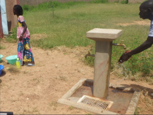 セネガルの学校や保健所に設置した手洗い場